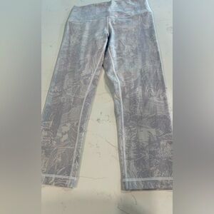 Lululemon size 8 leggings